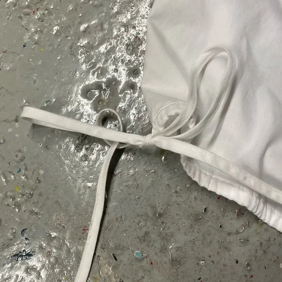 Abercrombie & Fitch White Cropped Button-Up Shirt with Drawstring Hem - Picture 3 of 4